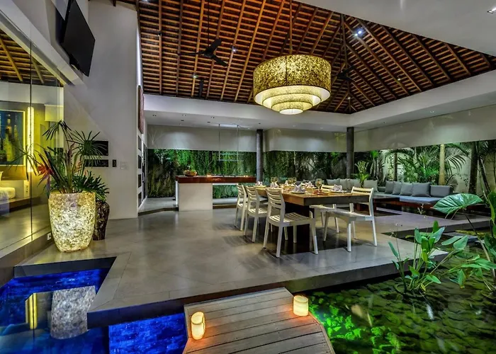 Stunning 4 Bed, Butler Service, Security, Central Villa Seminyak (Bali)