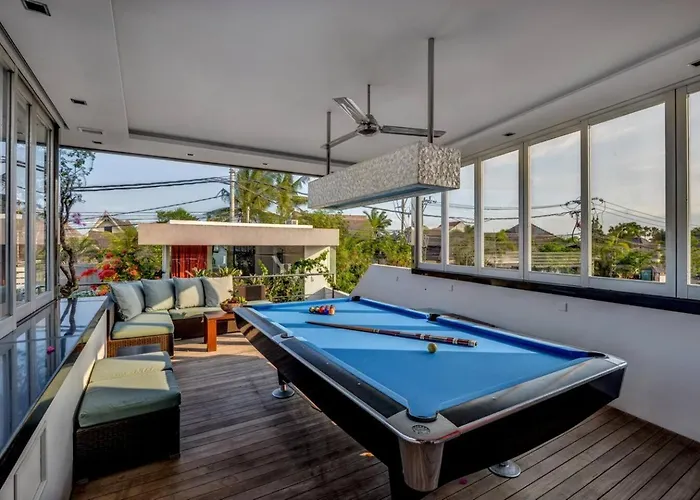 Villa Stunning 4 Bed, Butler Service, Security, Central Seminyak (Bali)