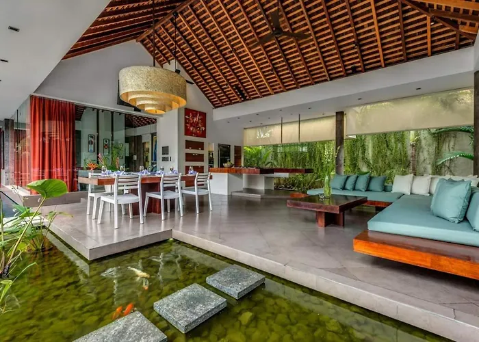 Stunning 4 Bed, Butler Service, Security, Central Villa