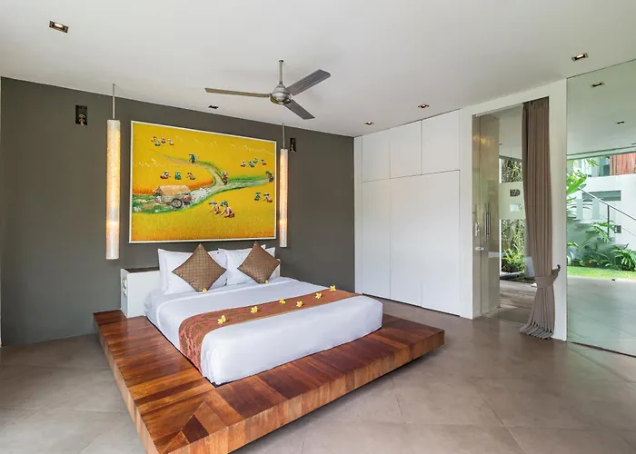 Stunning 4 Bed, Butler Service, Security, Central Villa Seminyak (Bali)